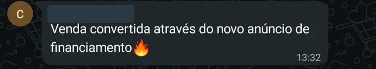 Mensagem de WhatsApp de Clara Motovam informando uma venda convertida pelo novo anúncio de financiamento.
